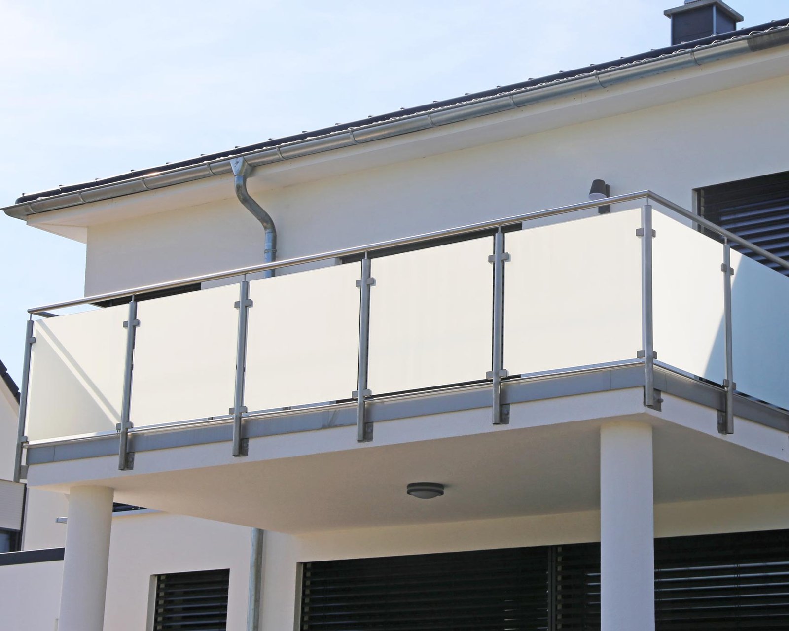 Éclair Sun Habitat : Des solutions de sécurité pour vos garde-corps et mains courantes